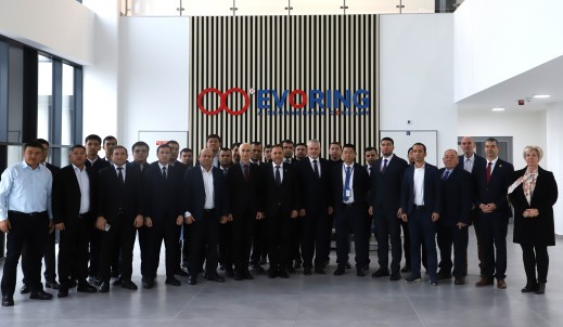 烏茲別克斯坦商務代表團蒞臨雙環傳動匈牙利子公司EVORING考察交流